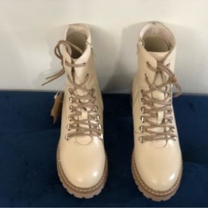 Bertuchi Cream Leather Booties